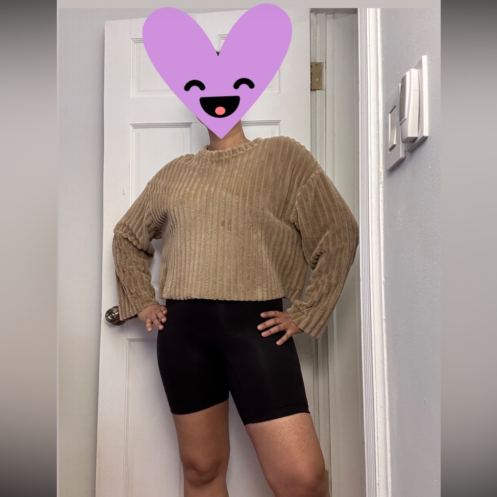 Cozy Sweater 🧸🤎